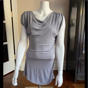 - Sweet Pea Long Gray Top Size Medium